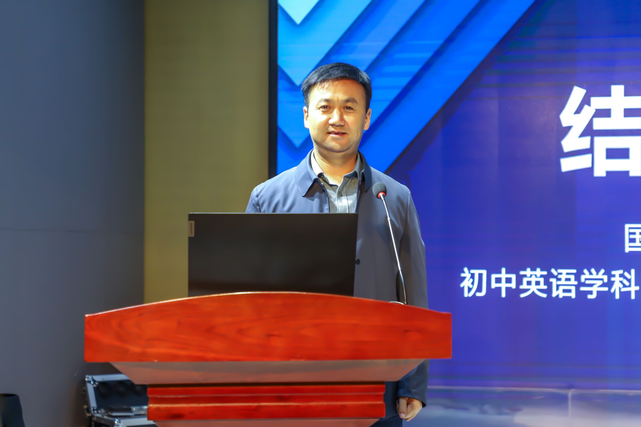 点击图片进入下一页