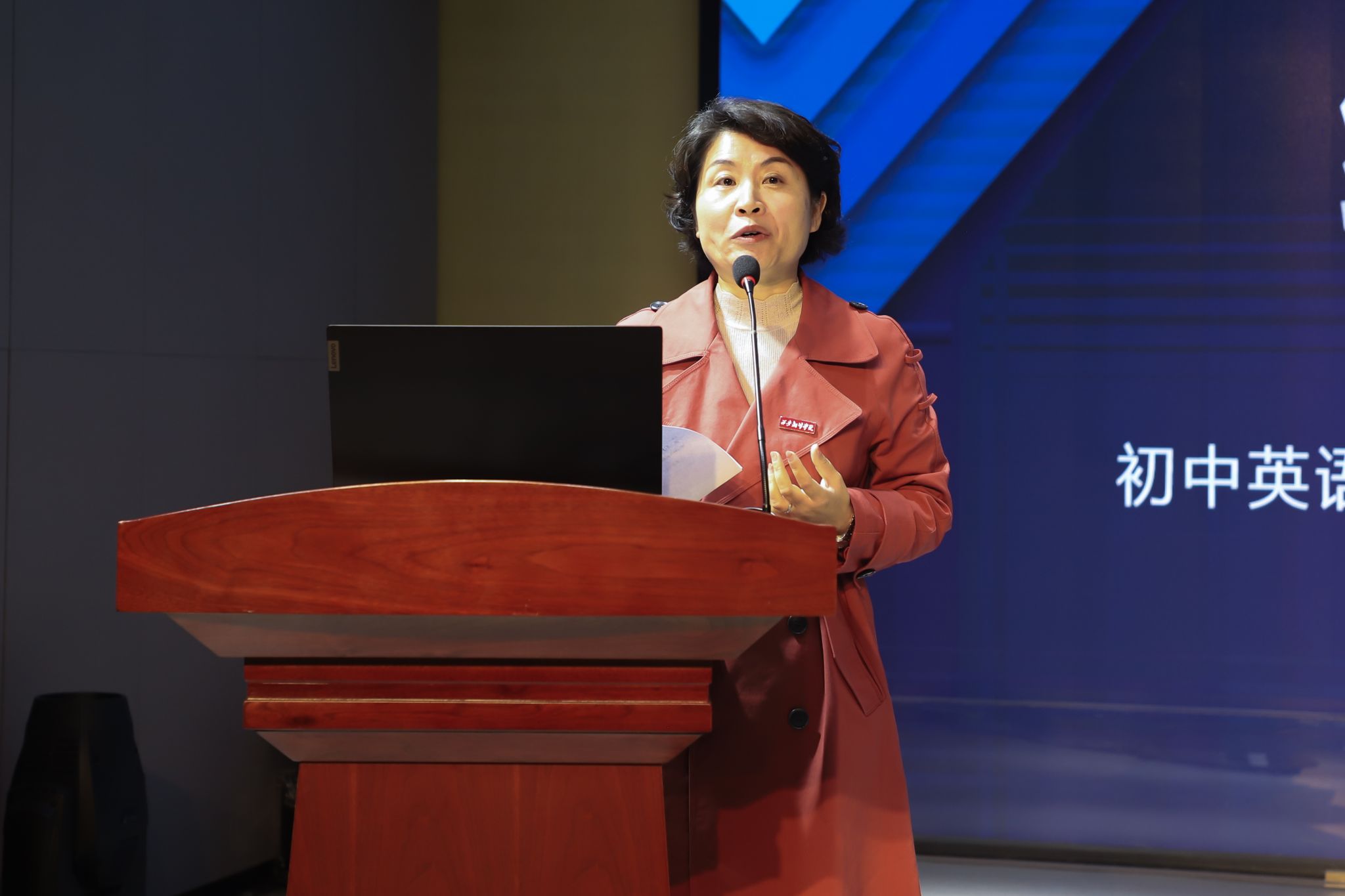 点击图片进入下一页